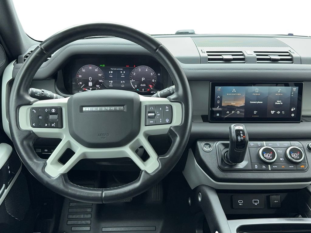 Used 2024 Land Rover Defender 90 S image 12