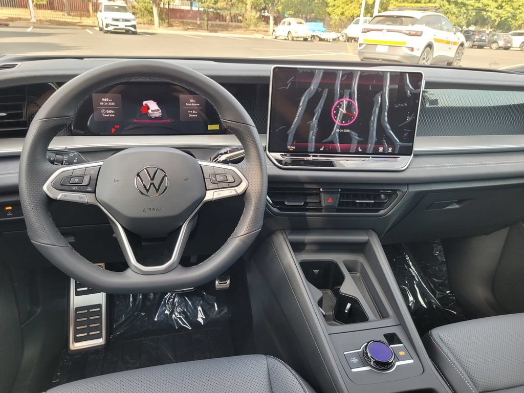 New 2026 Volkswagen Tiguan SE R-Line FWD image 18