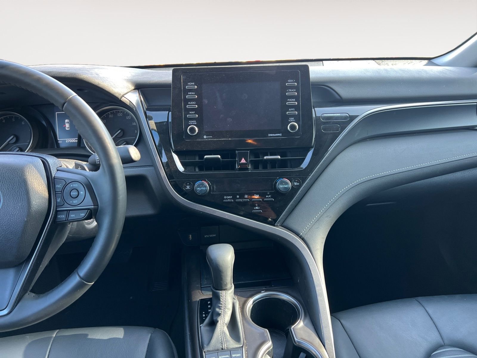 Used 2023 Toyota Camry SE w/ Protection Package (Q2) (TMS) image 11