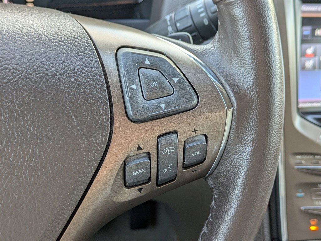 Used 2015 Lincoln MKX FWD w/ Walnut Swirl Wood Package image 26