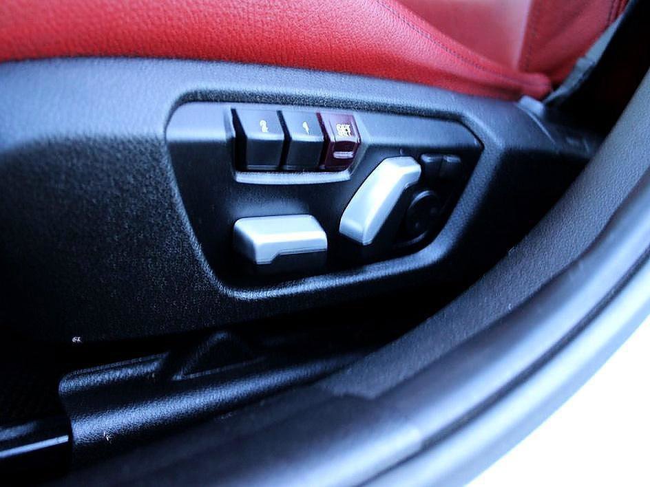 Used 2018 BMW 330e image 9