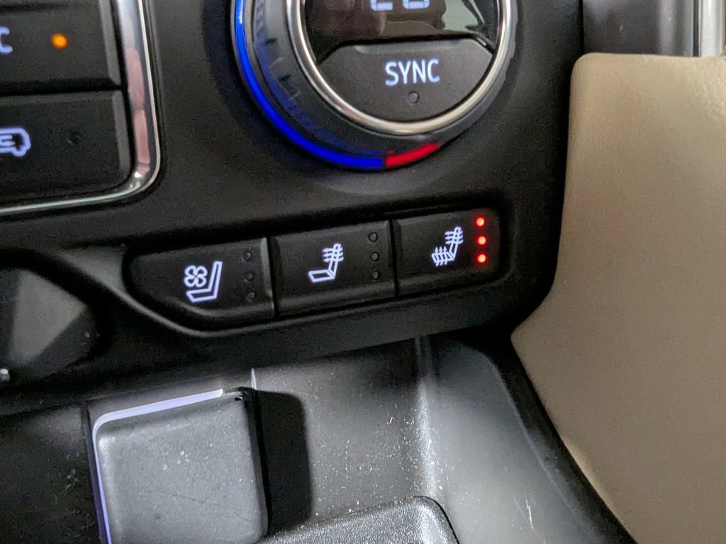 Used 2024 Chevrolet Tahoe Premier image 25