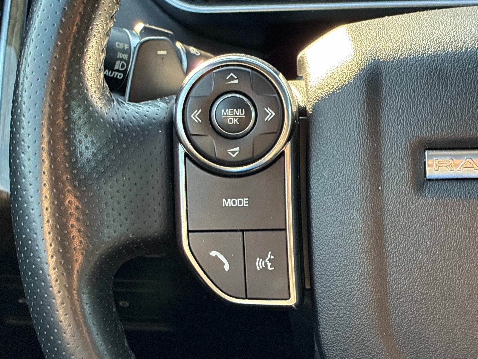 Used 2016 Land Rover Range Rover Sport Supercharged AWD/4WD image 28