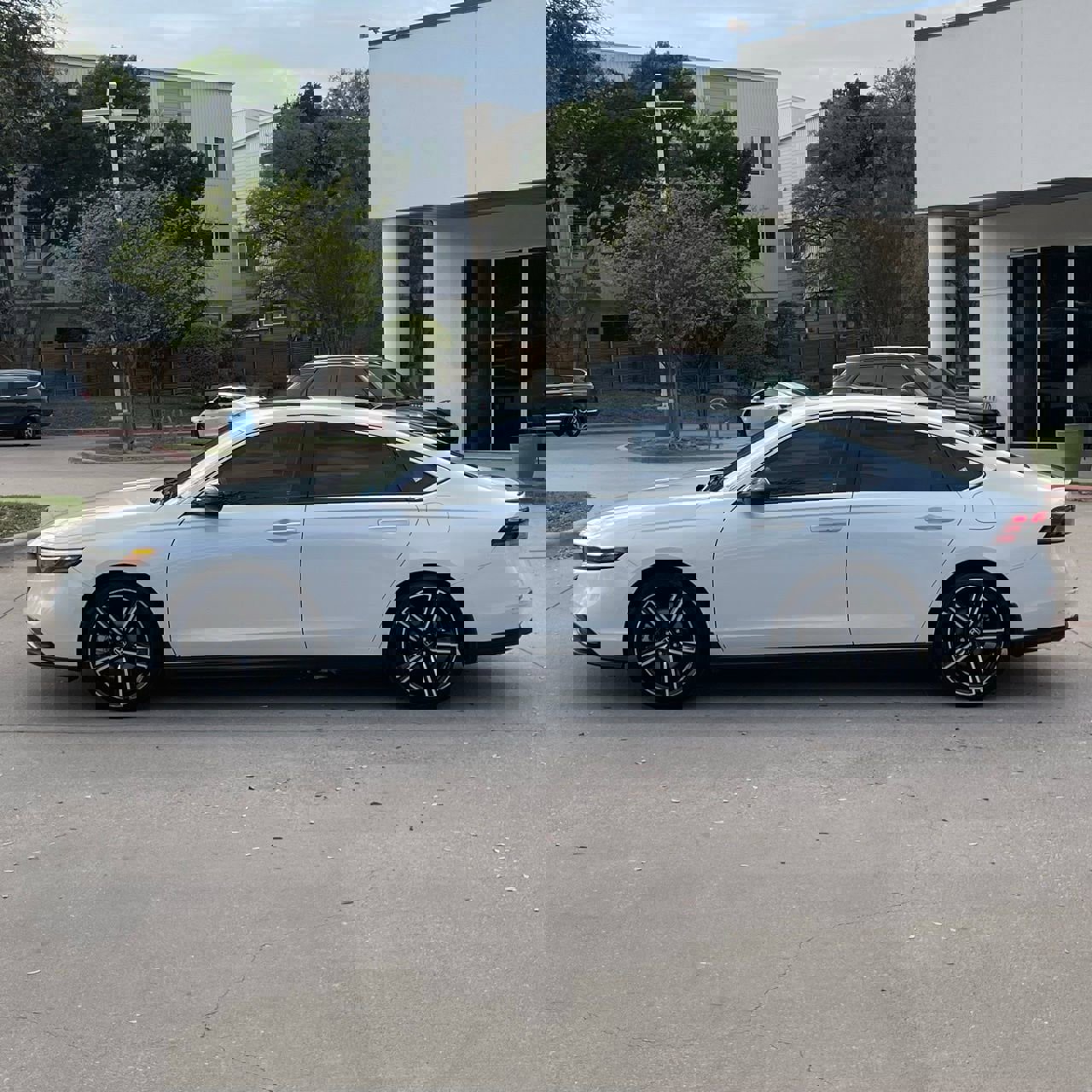 Used 2023 Honda Accord Sport image 3