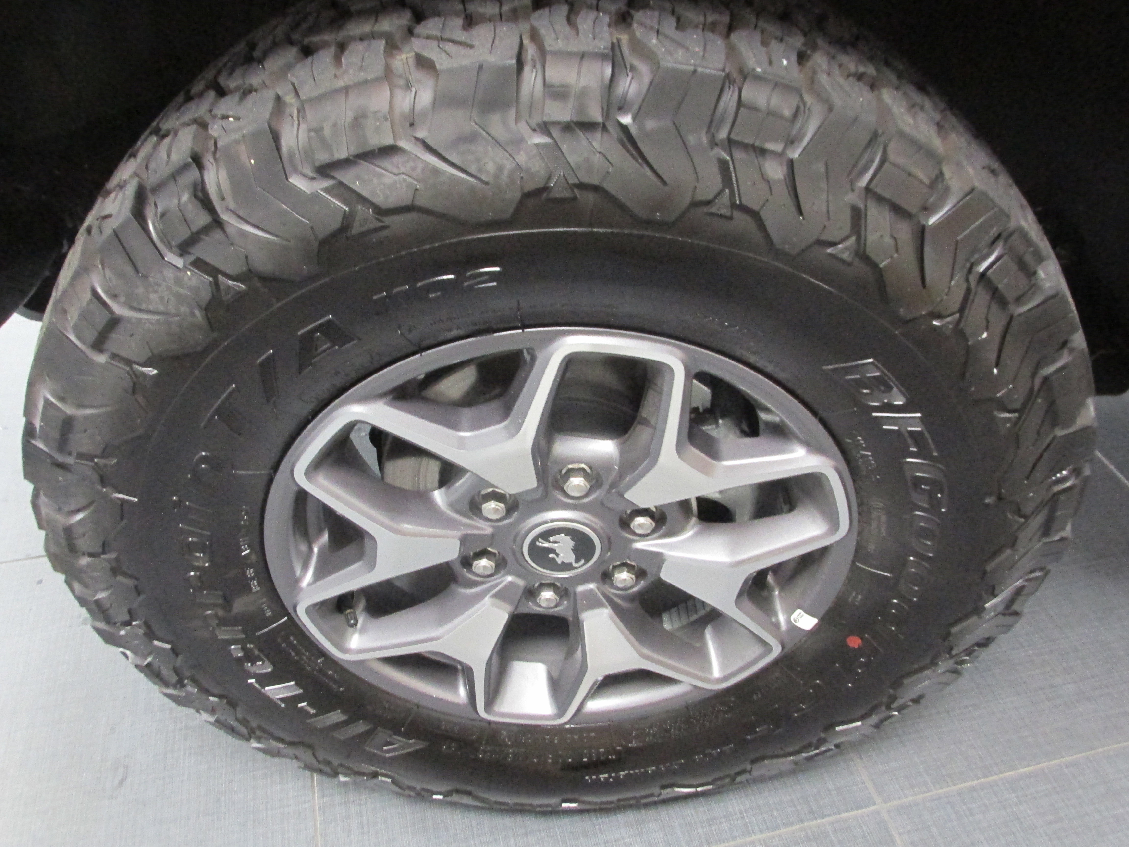 New 2025 Ford Bronco Badlands image 12