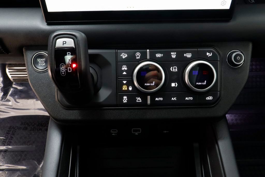 Used 2023 Land Rover Defender 110 V8 image 13