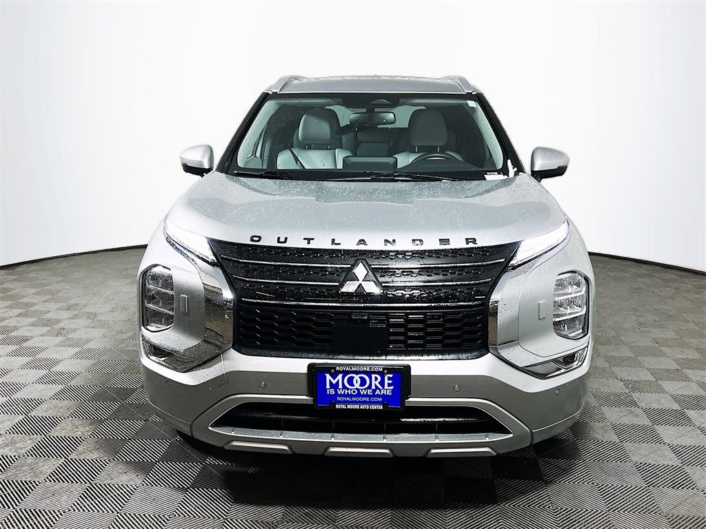 Used 2023 Mitsubishi Outlander SEL image 3