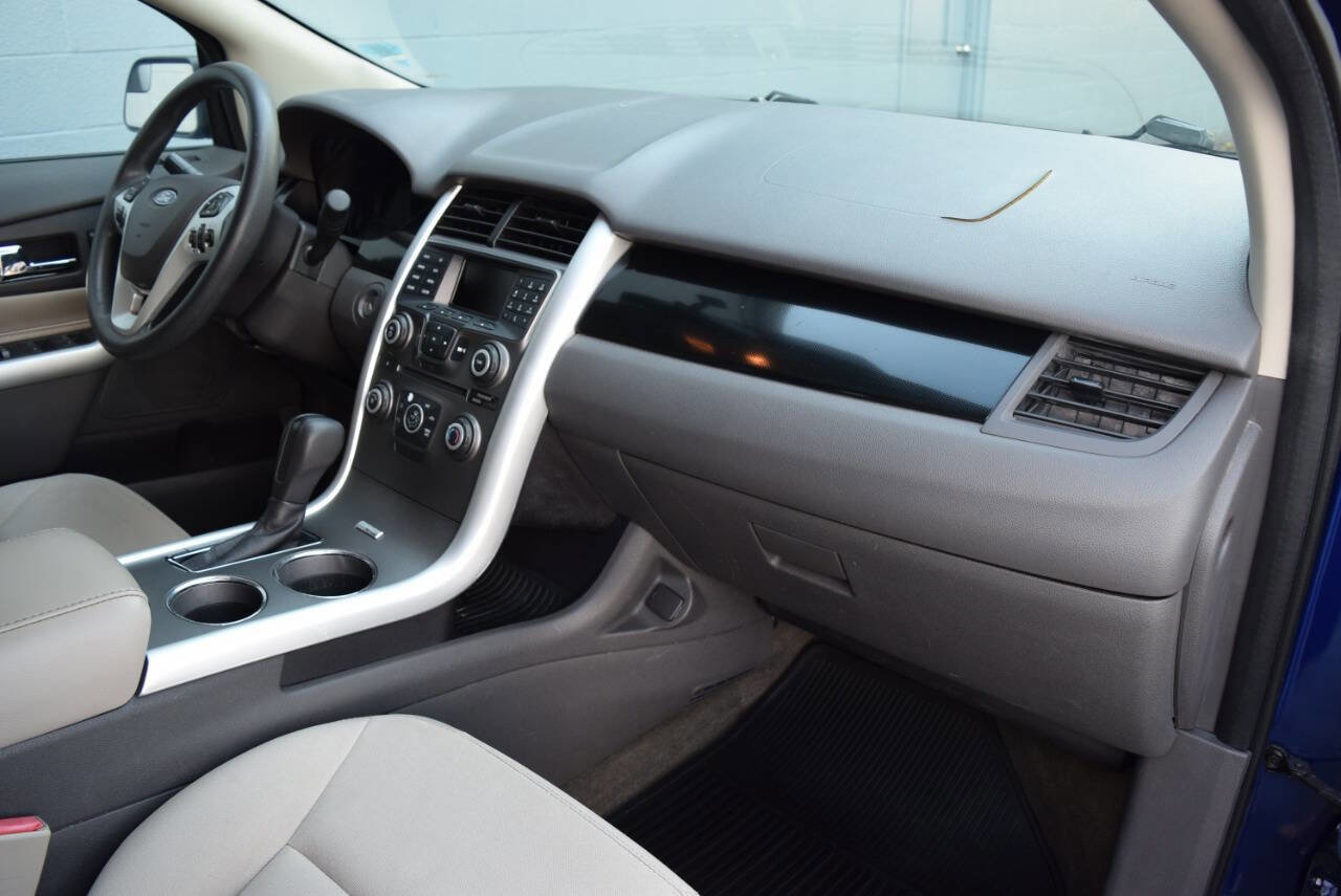 Used 2013 Ford Edge SE image 28