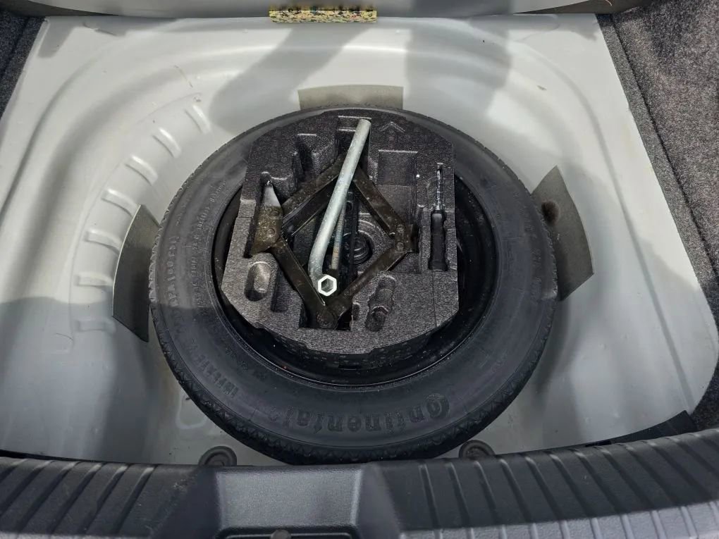 Used 2019 Volkswagen Jetta SE w/ Cold Weather Package image 47