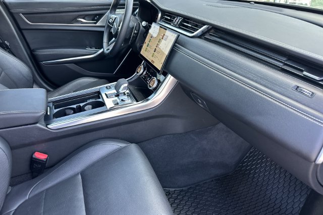 Used 2024 Jaguar XF R-Dynamic SE AWD/4WD image 14