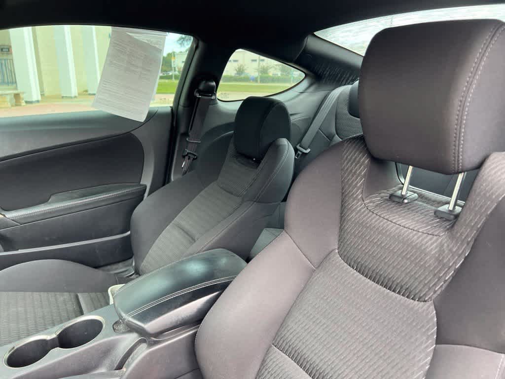 Used 2016 Hyundai Genesis 3.8 RWD image 9
