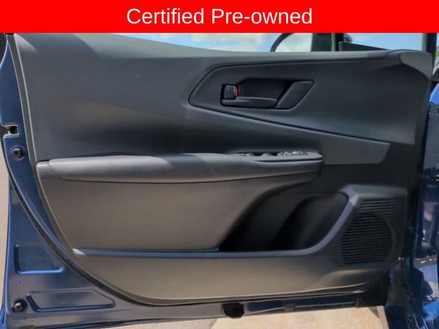 Certified 2025 Toyota Prius LE FWD image 9