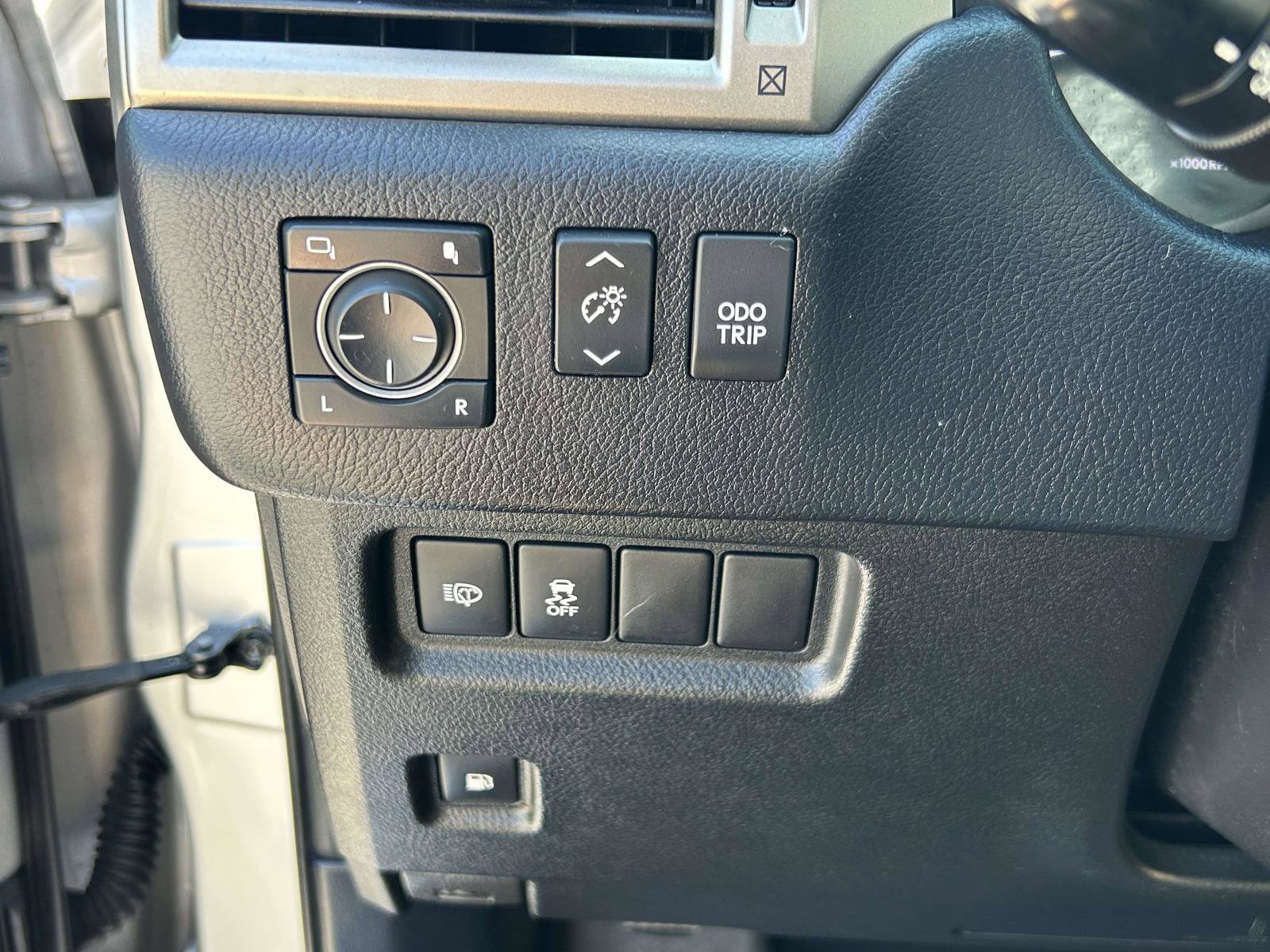 Used 2014 Lexus GX 460 w/ Premium Package image 22