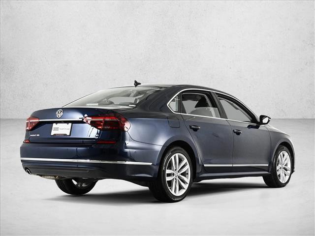 Used 2018 Volkswagen Passat 2.0T SEL Premium image 5