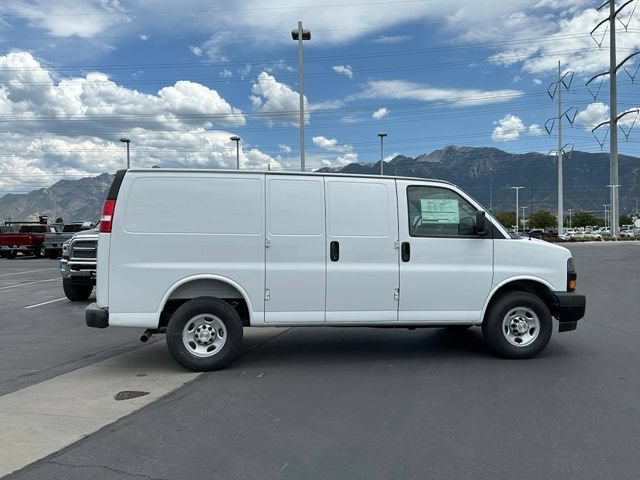 New 2026 Chevrolet Express 2500 w/ Driver Convenience Package RWD image 6