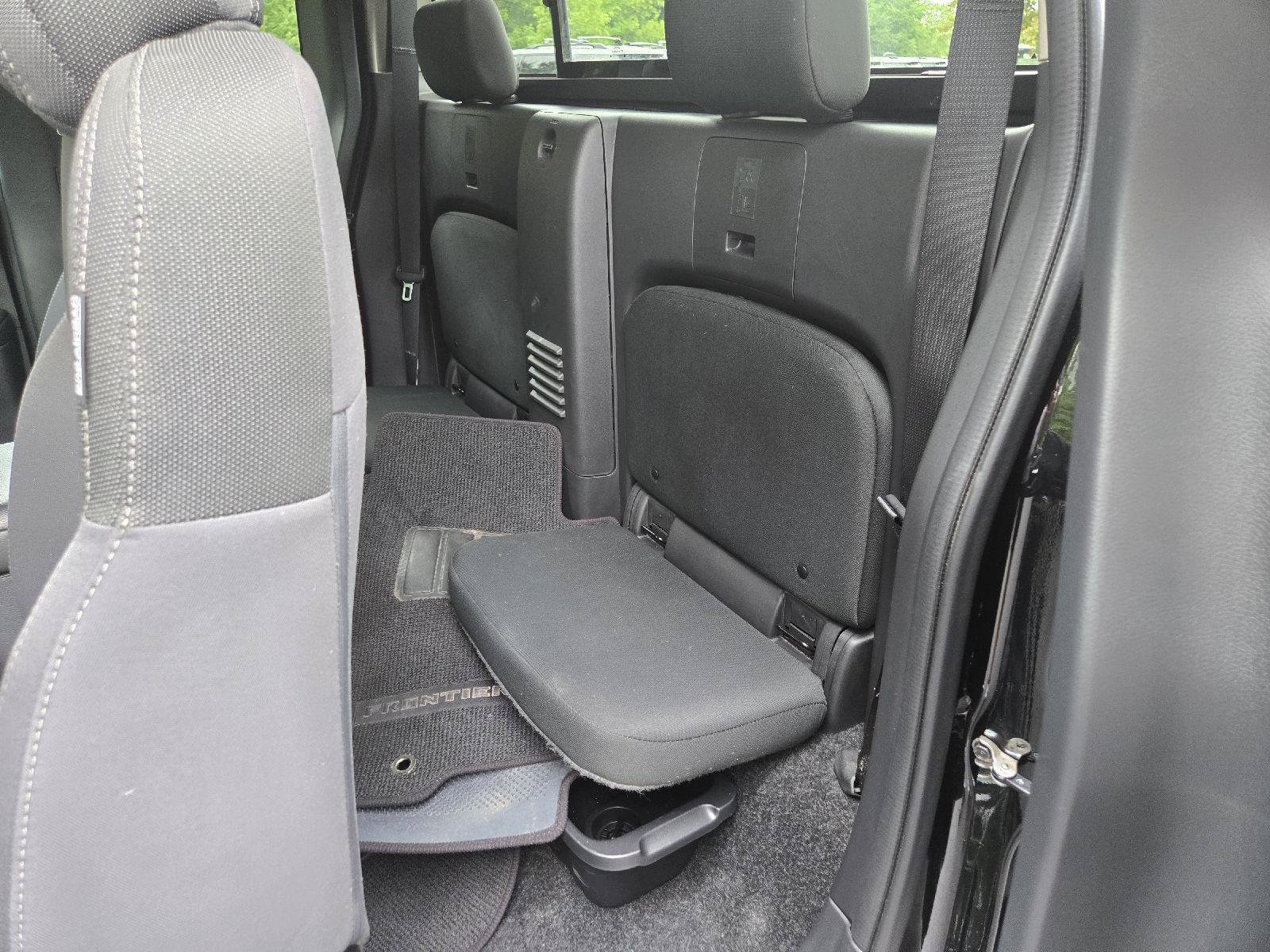 Used 2025 Nissan Frontier SV w/ SV Convenience Package RWD image 24