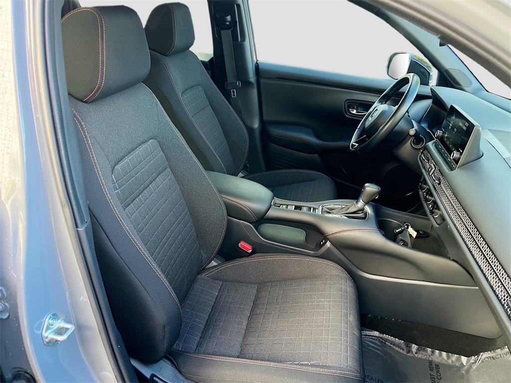 Used 2025 Honda HR-V Sport image 27