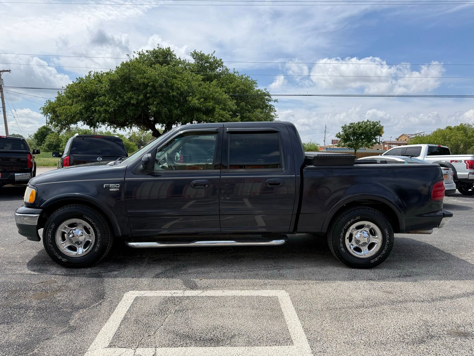 Used 2001 Ford F150 Lariat RWD image 6