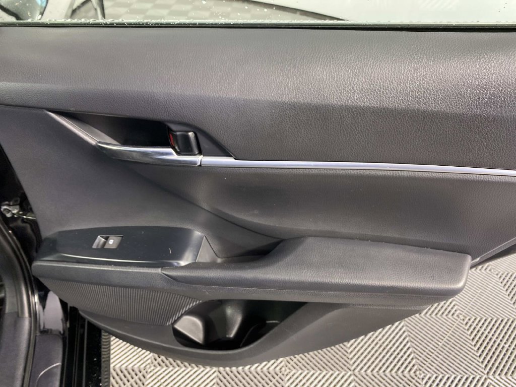 Used 2020 Toyota Camry LE w/ Convenience Package FWD image 24