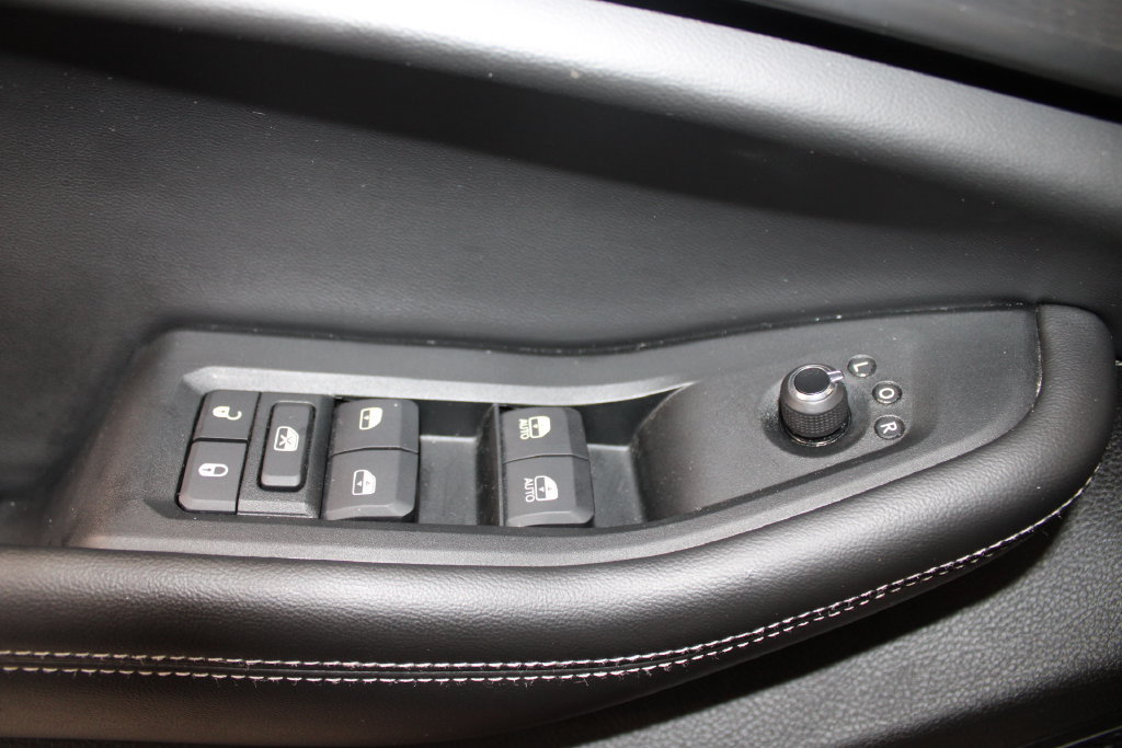 Used 2025 Jeep Grand Cherokee Altitude AWD/4WD image 41