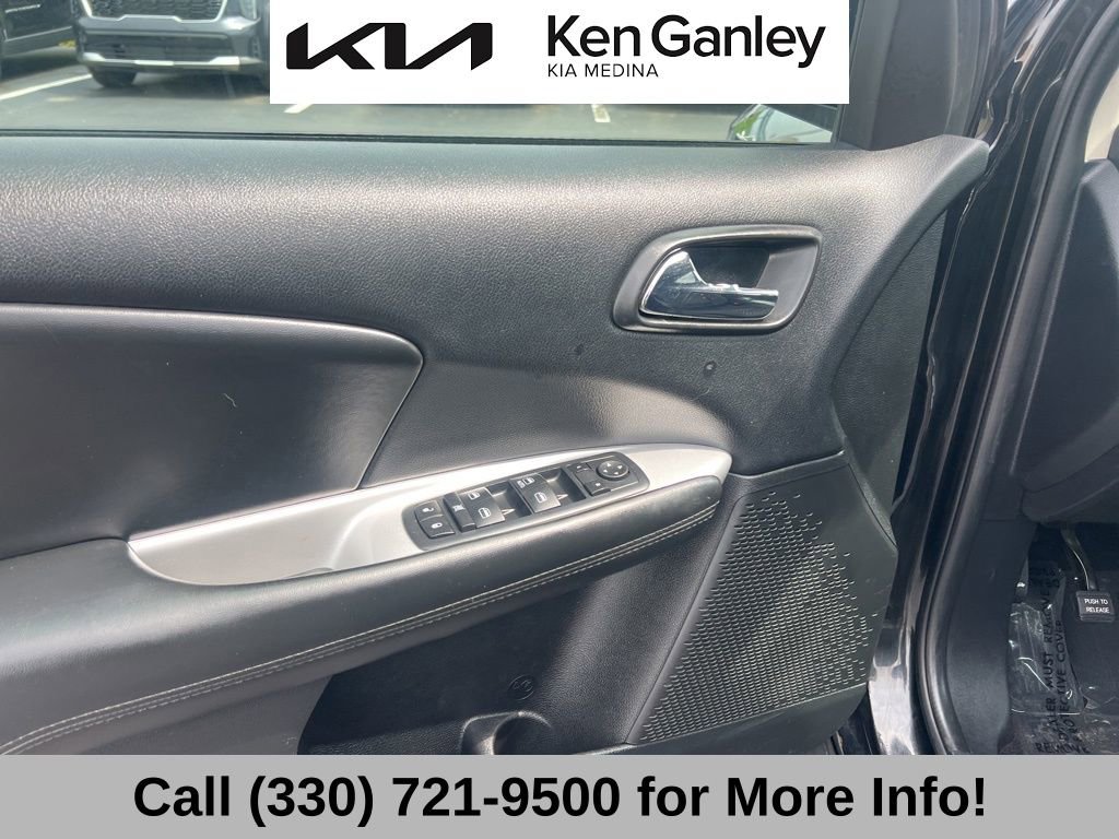 Used 2017 Dodge Journey SXT w/ Comfort/Convenience Group image 24