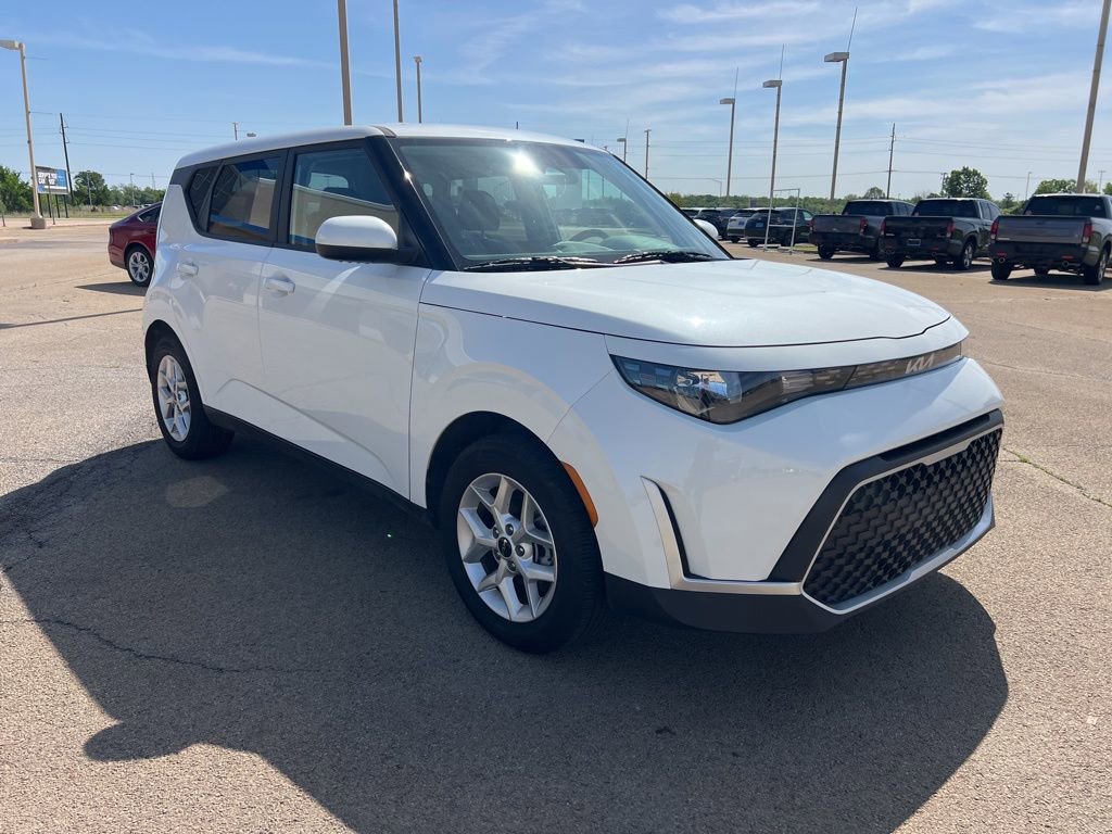 Used 2025 Kia Soul S FWD image 7
