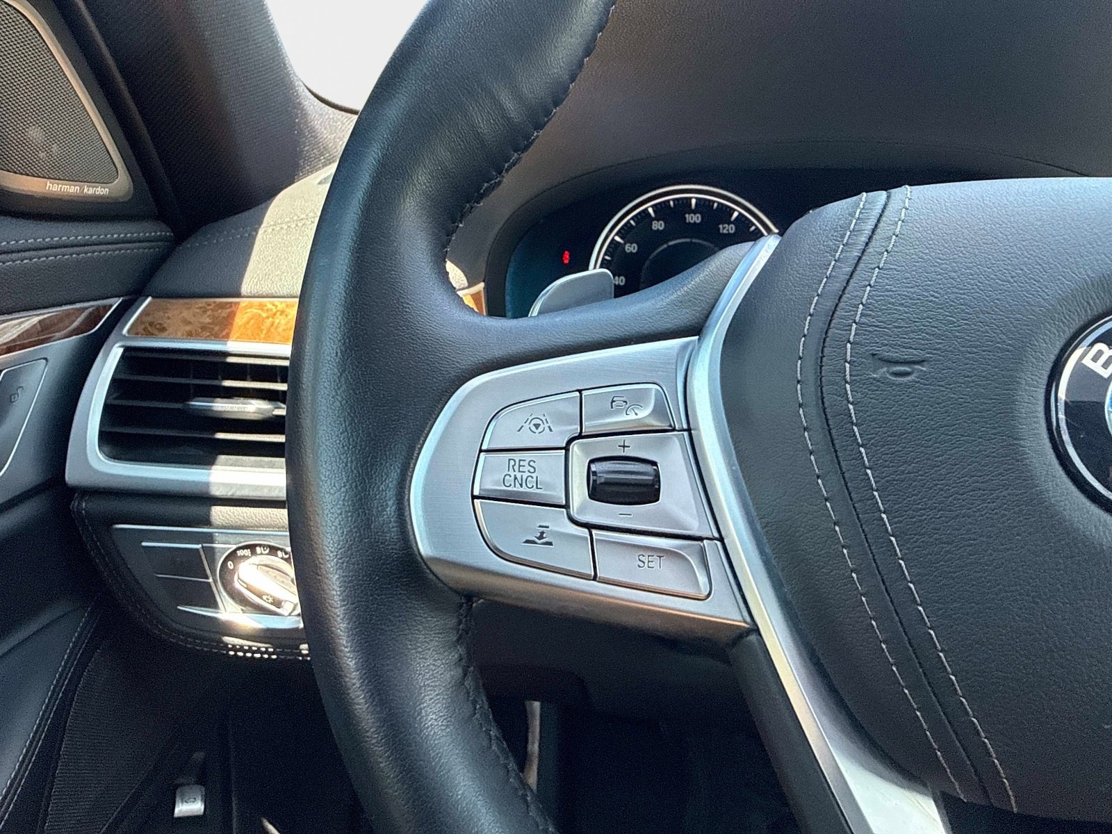 Used 2019 BMW 750i xDrive AWD/4WD image 29