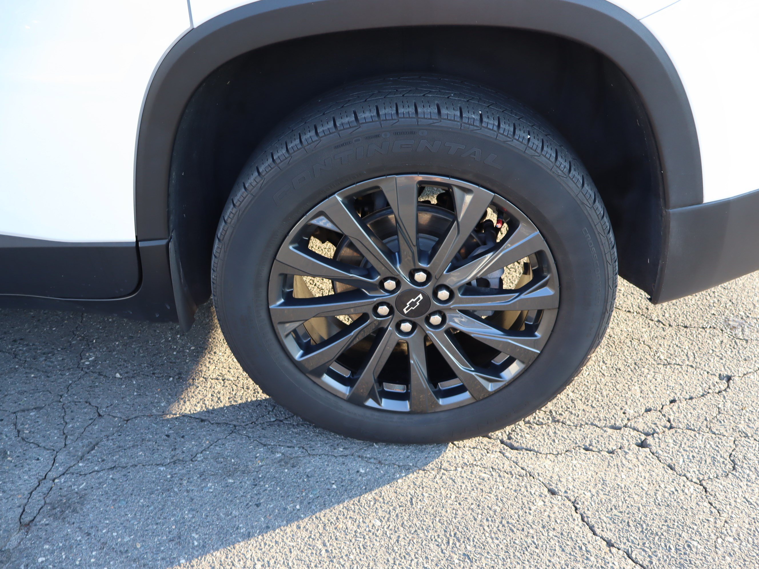 Used 2023 Chevrolet Traverse RS FWD image 42