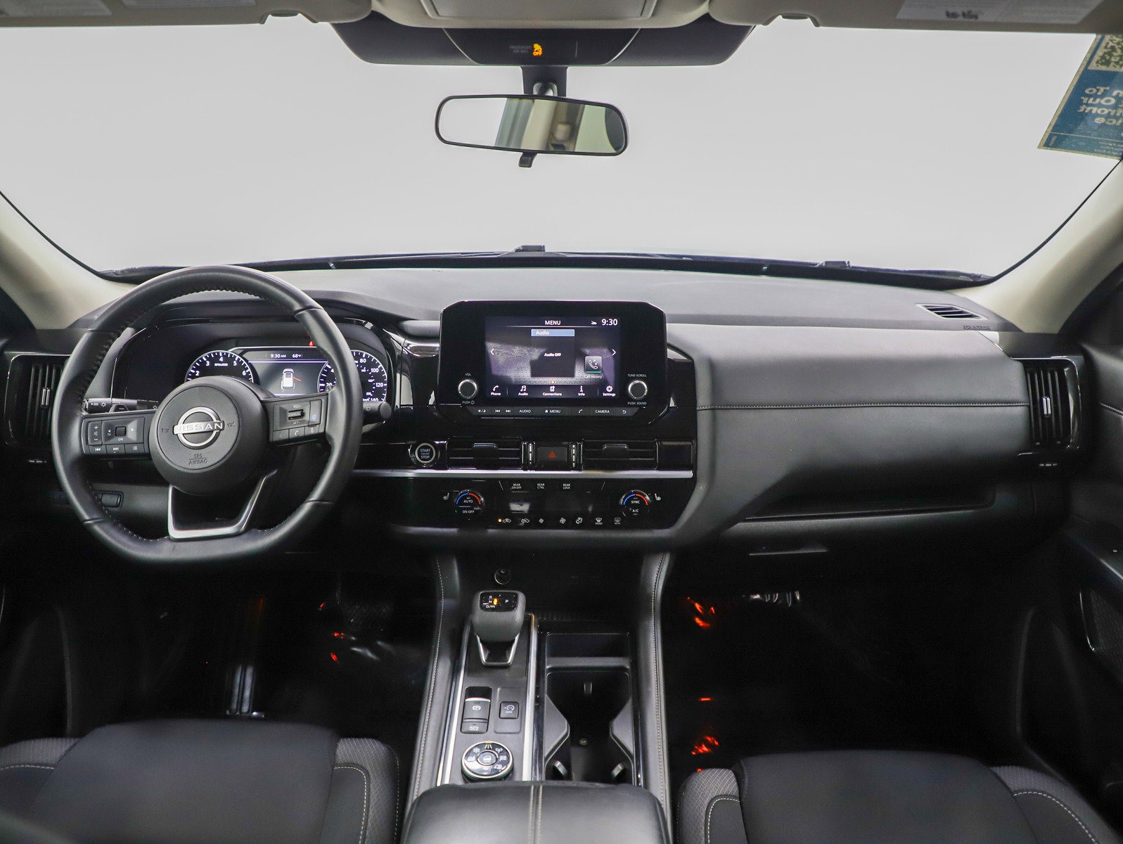 Used 2024 Nissan Pathfinder SV image 13