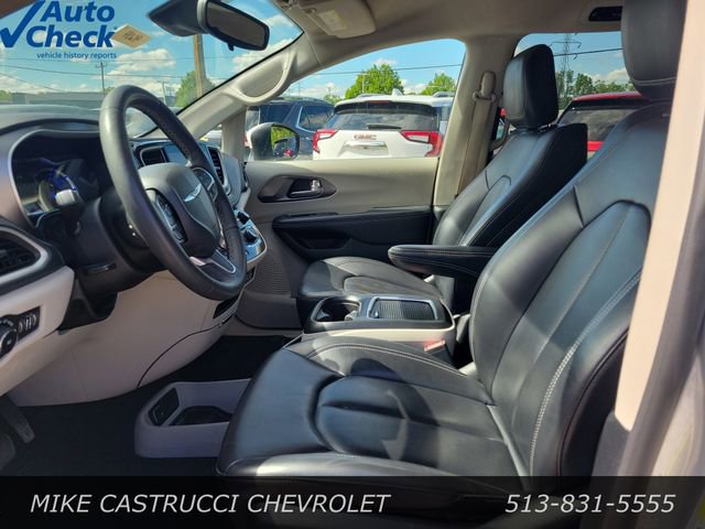 Used 2023 Chrysler Pacifica Touring-L FWD image 26