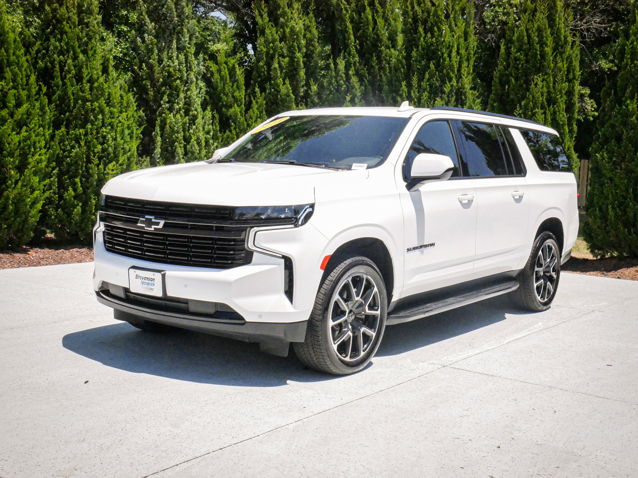 Used 2024 Chevrolet Suburban RST RWD image 5