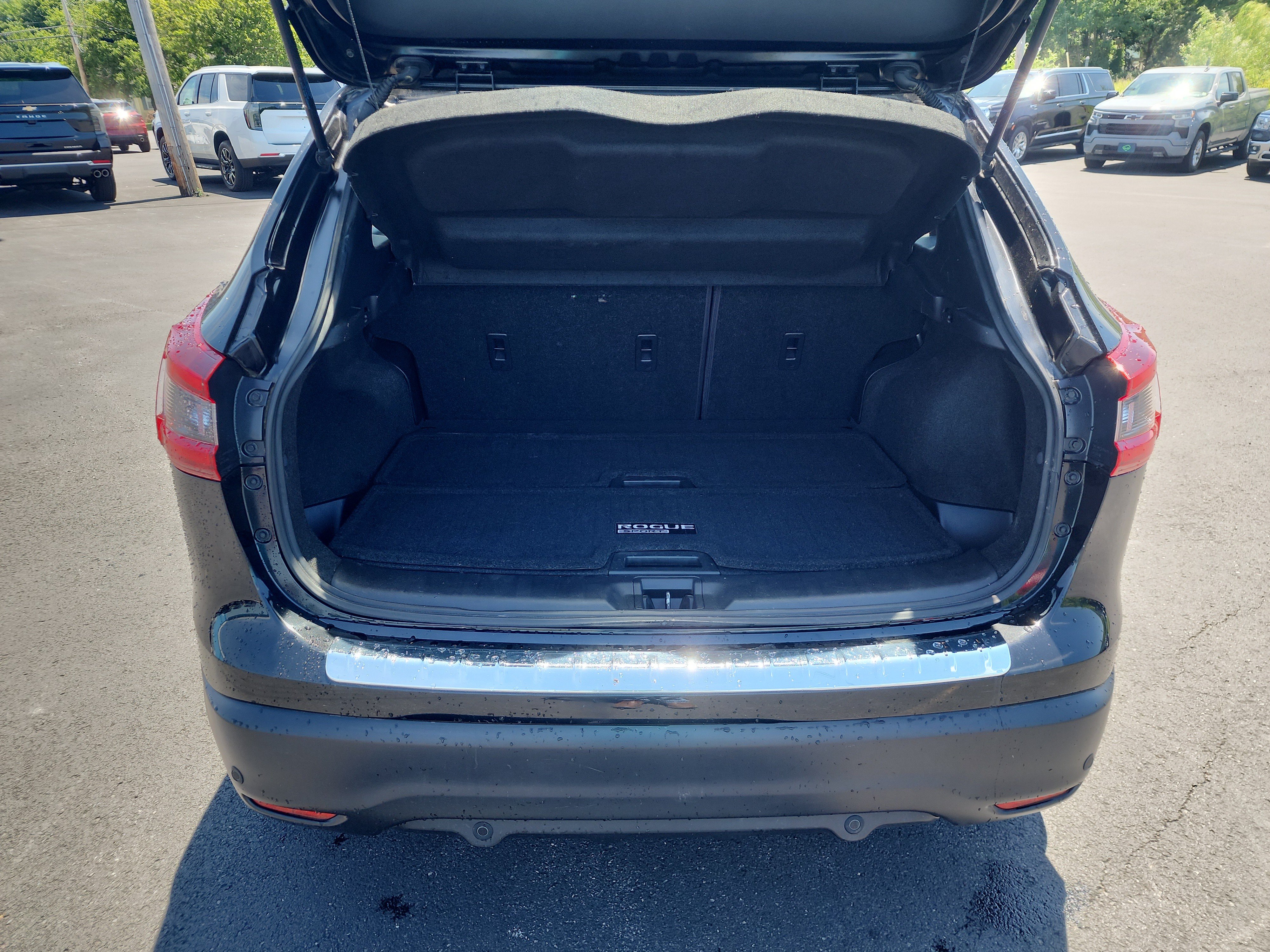 Used 2021 Nissan Rogue Sport SV AWD/4WD image 25