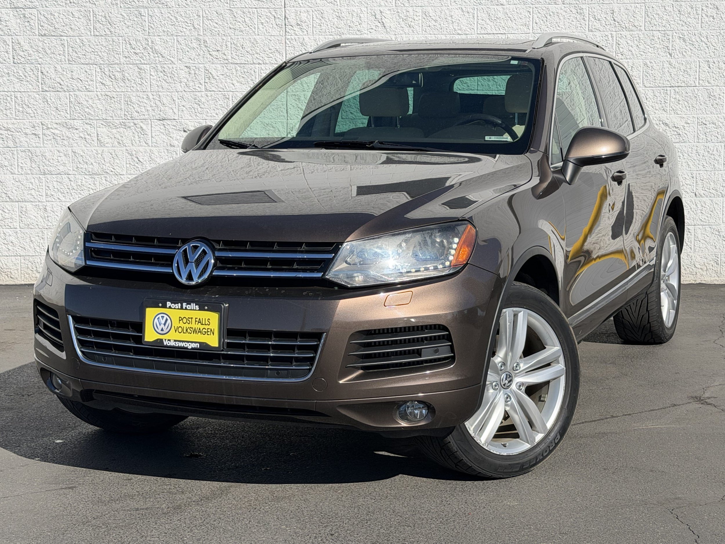 Used 2013 Volkswagen Touareg TDI AWD/4WD image 3