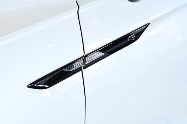 Used 2022 Volkswagen Tiguan SEL R-Line AWD/4WD image 8
