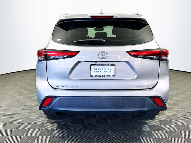 Certified 2023 Toyota Highlander XLE image 7