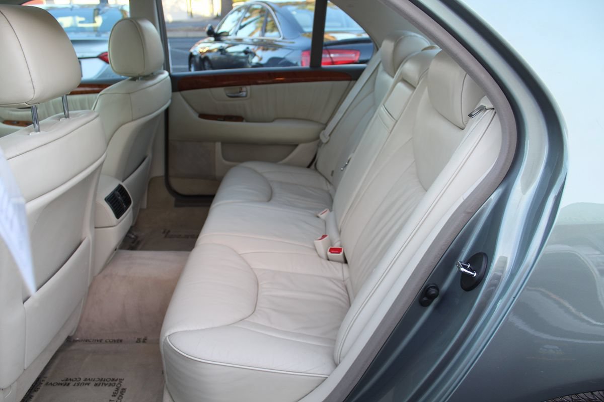 Used 2002 Lexus LS 430 w/ Navigation/Mark Levinson Pkg RWD image 22
