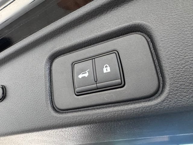 Used 2025 Nissan Pathfinder Platinum AWD/4WD image 43