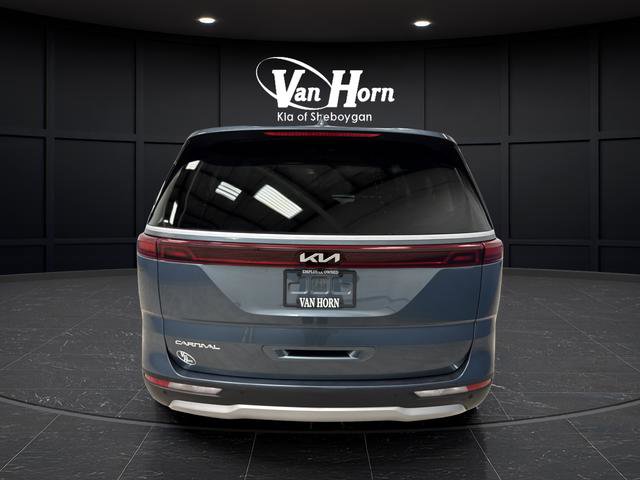 Used 2024 Kia Carnival EX image 13