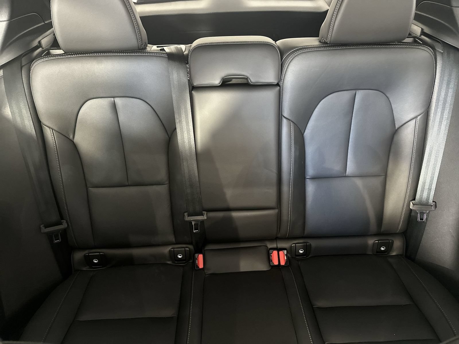 Used 2026 Volvo XC40 B5 Plus AWD/4WD image 23