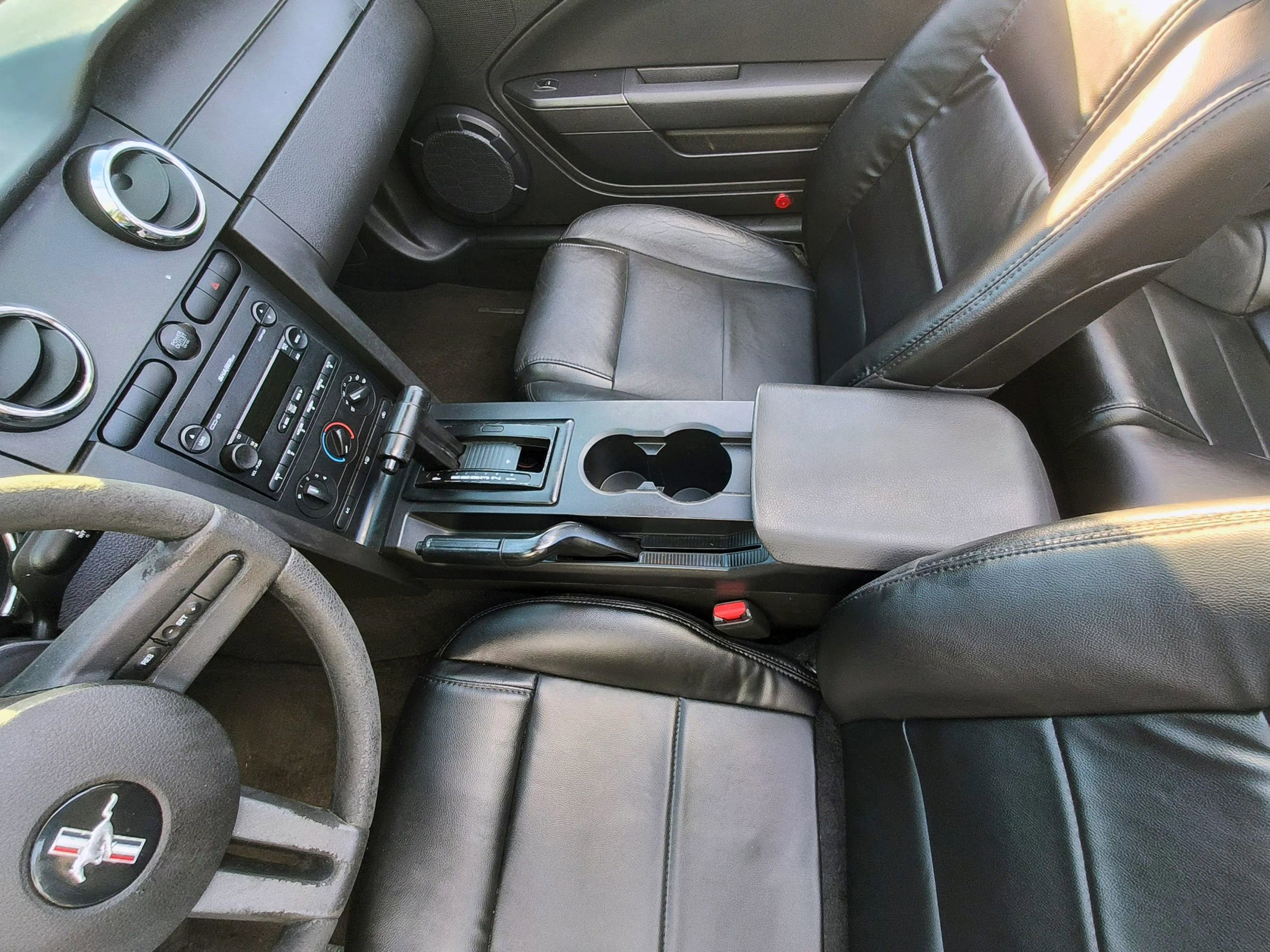 Used 2007 Ford Mustang Deluxe Convertible image 4