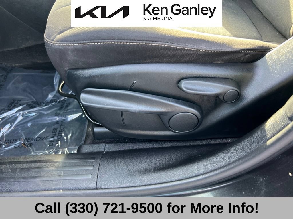Used 2015 Jeep Cherokee Latitude w/ Cold Weather Group AWD/4WD image 25