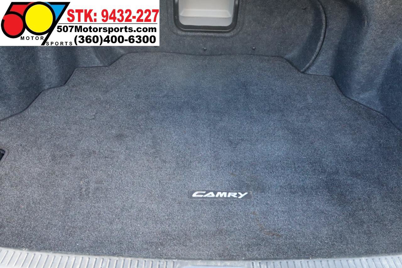 Used 2010 Toyota Camry SE FWD image 15