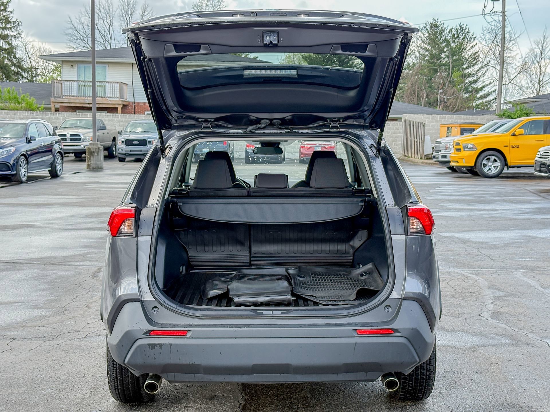 Used 2022 Toyota RAV4 LE AWD/4WD image 33