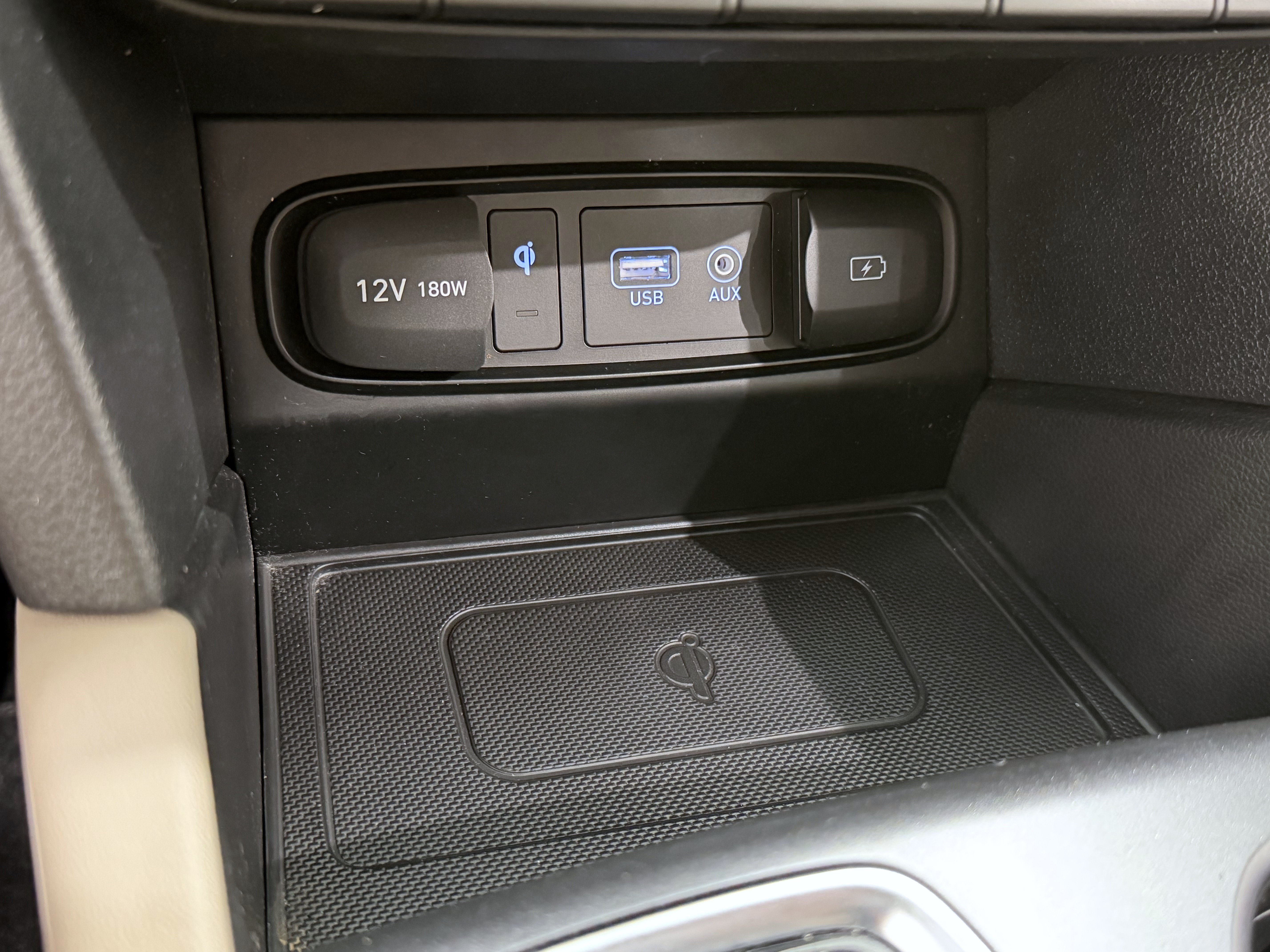 Used 2020 Hyundai Santa Fe SEL w/ Convenience Package AWD/4WD image 29