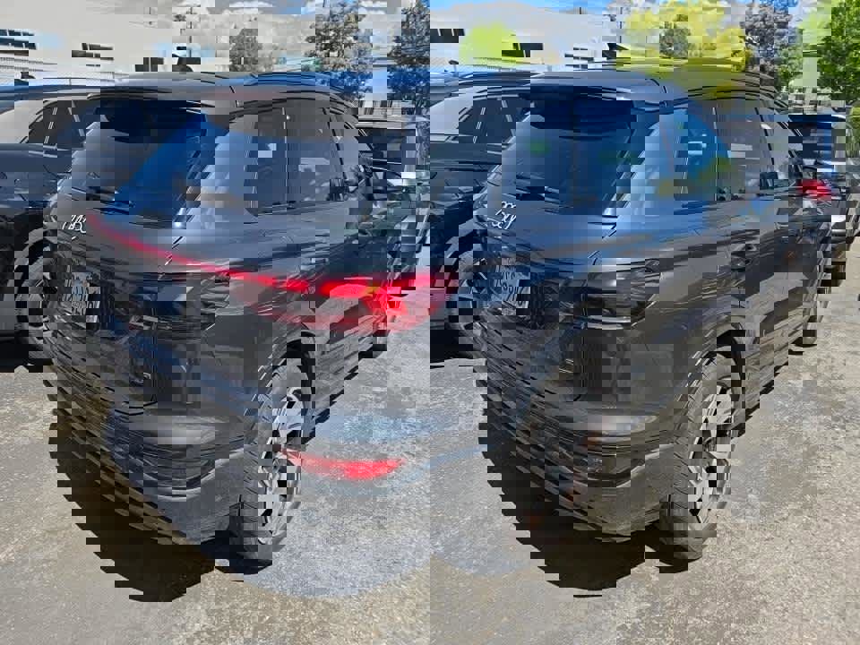 Used 2025 Audi Q6 e-tron Premium Plus w/ Premium Plus image 6