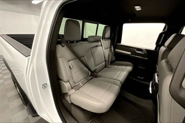 Used 2025 Chevrolet Silverado 2500 LTZ w/ LTZ Convenience Package AWD/4WD image 25