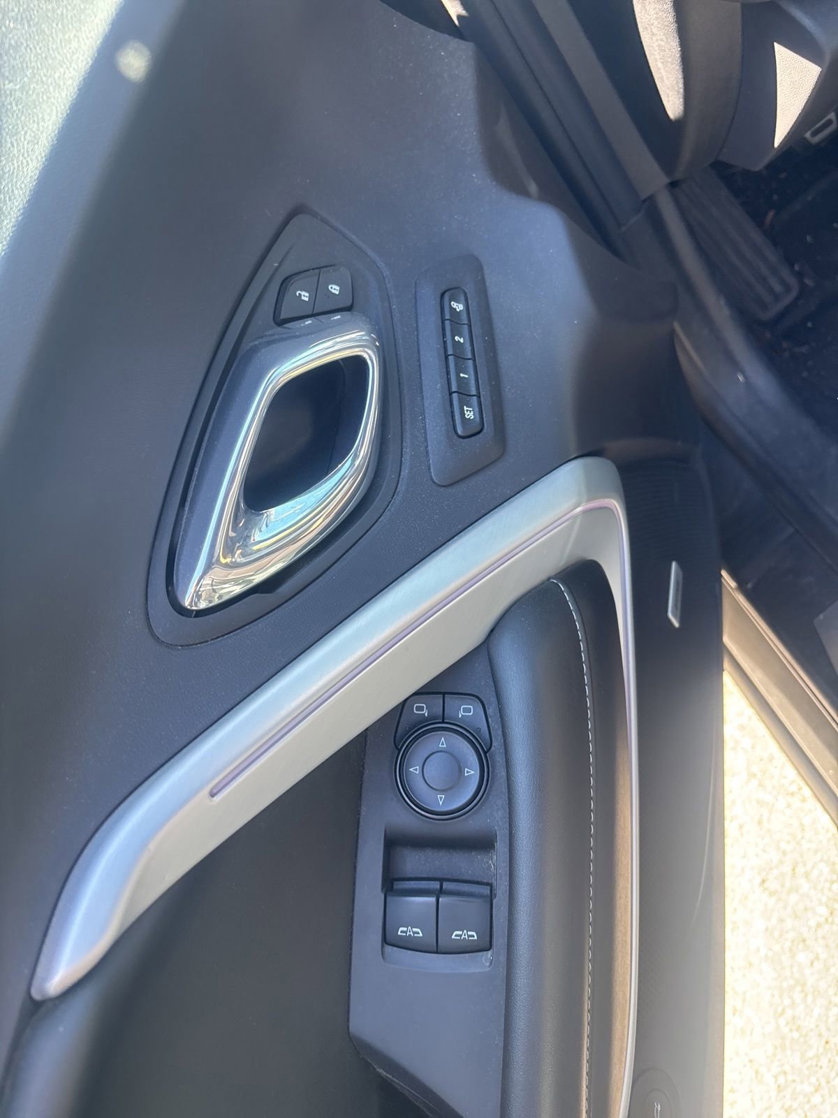 Used 2016 Chevrolet Camaro LT RWD image 5