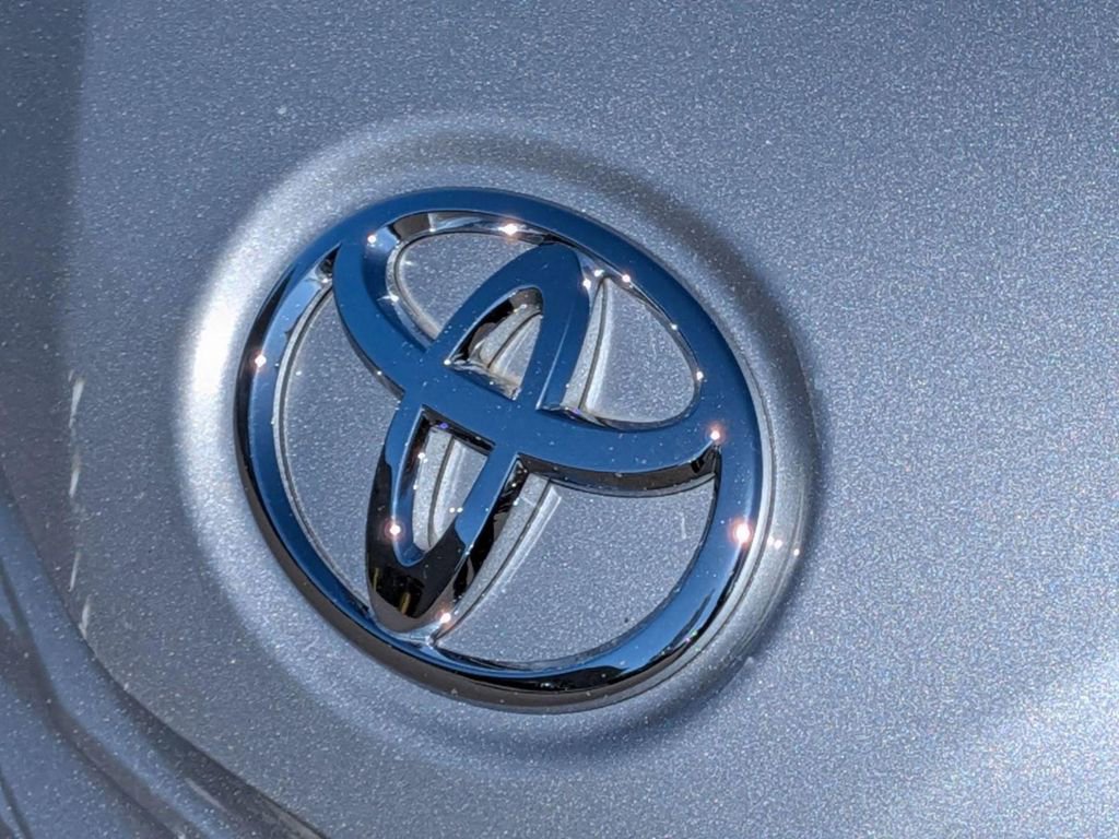 Used 2017 Toyota Sienna LE AWD/4WD image 23