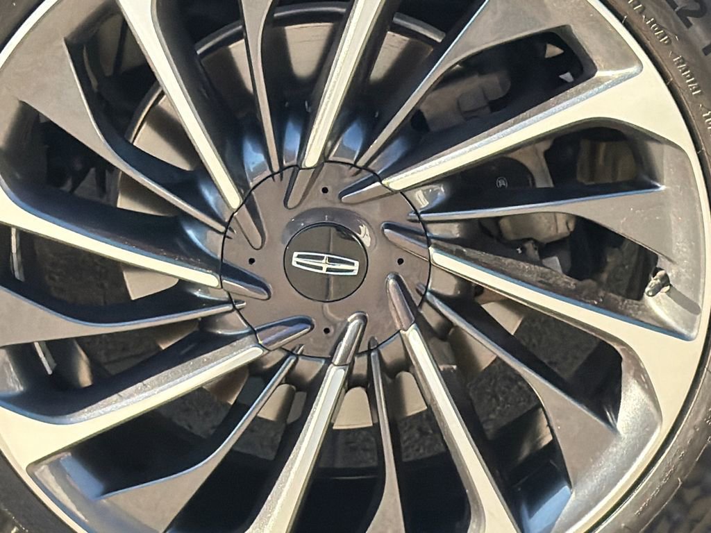 Used 2022 Lincoln Aviator Reserve w/ Equipment Group 201A image 6