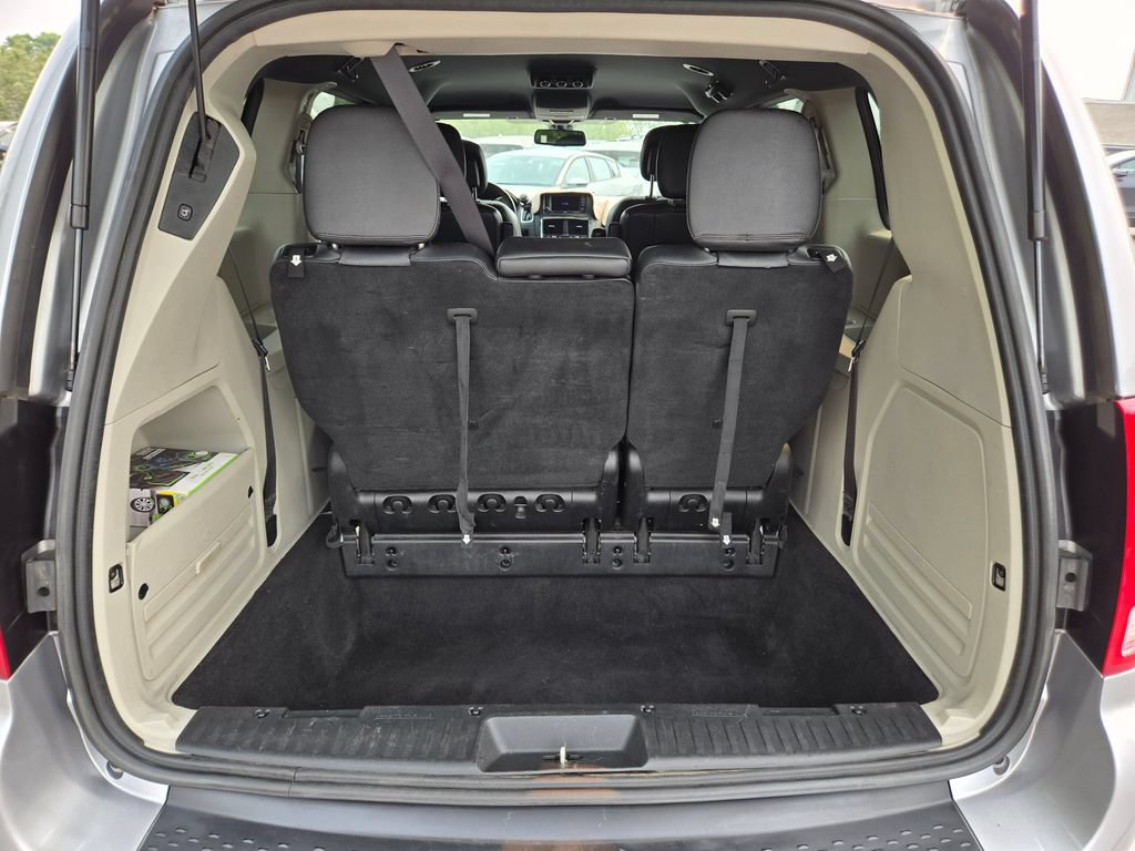 Used 2019 Dodge Grand Caravan SXT FWD image 13